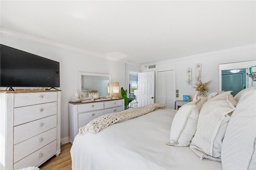 For Sale: $624,900 (2 beds, 2 baths, 1112 Square Feet)