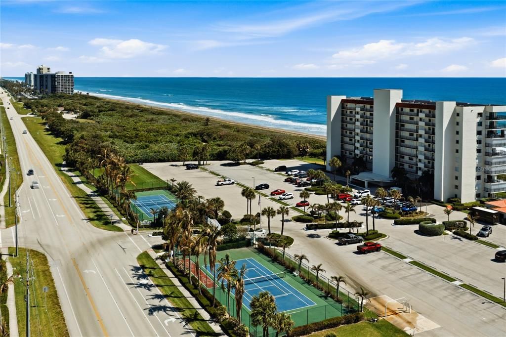 For Sale: $624,900 (2 beds, 2 baths, 1112 Square Feet)