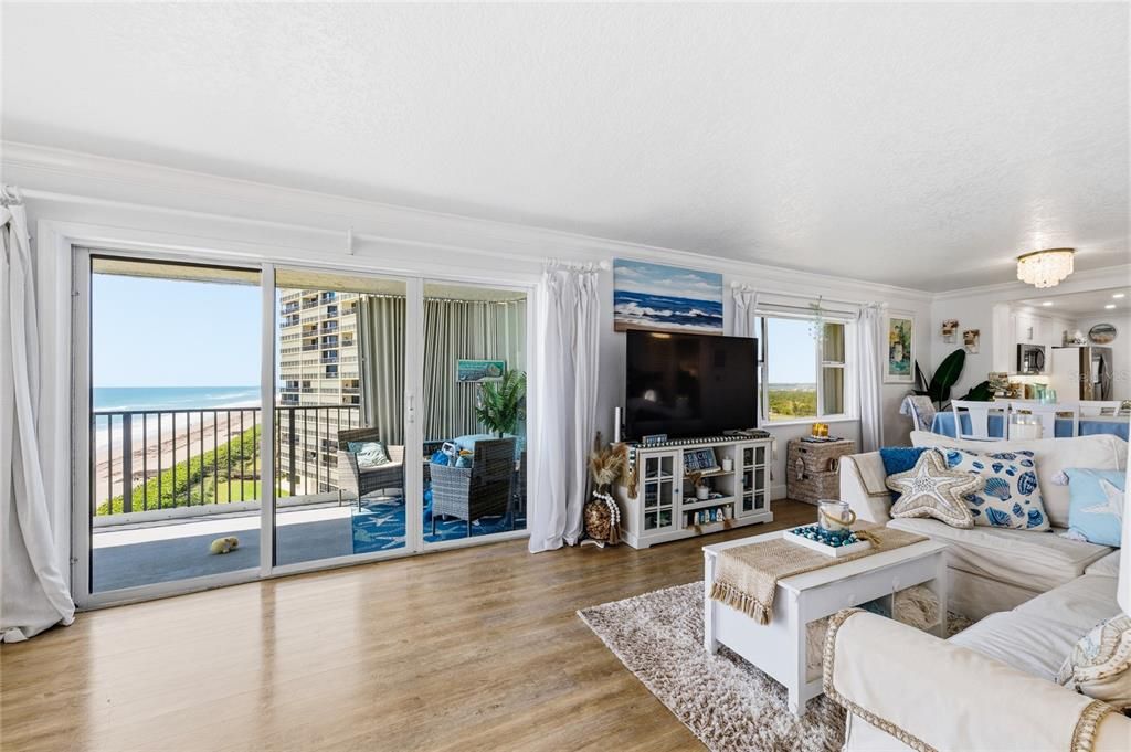For Sale: $624,900 (2 beds, 2 baths, 1112 Square Feet)