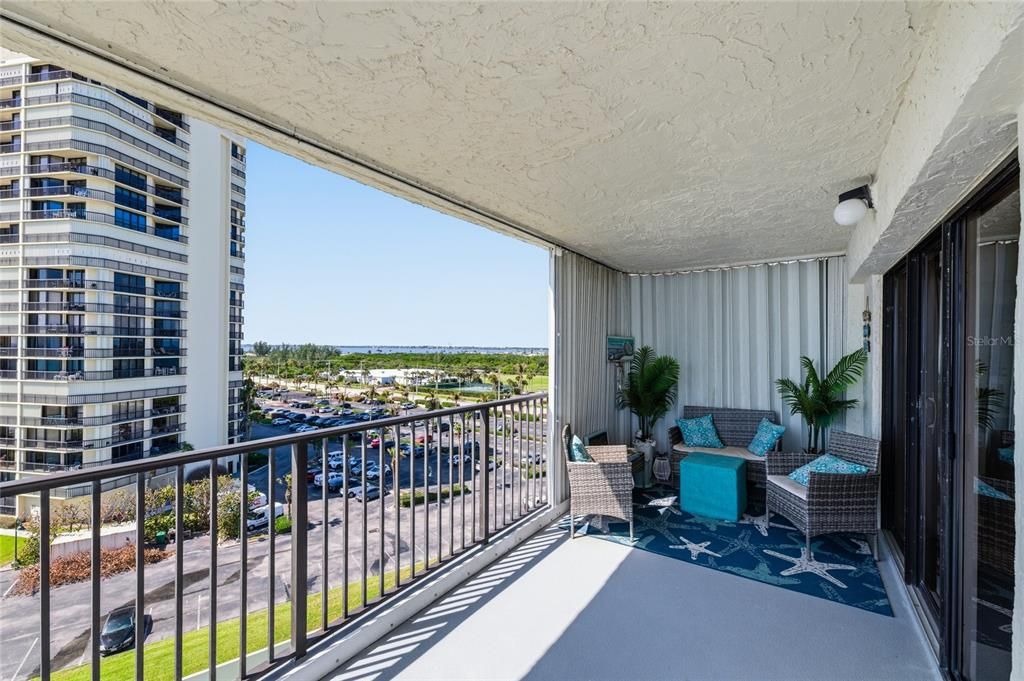 For Sale: $624,900 (2 beds, 2 baths, 1112 Square Feet)