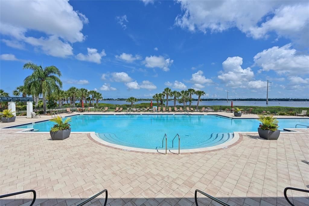 Active With Contract: $425,000 (3 beds, 2 baths, 1302 Square Feet)