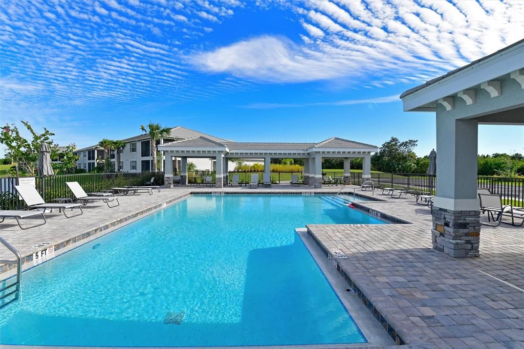 Active With Contract: $425,000 (3 beds, 2 baths, 1302 Square Feet)