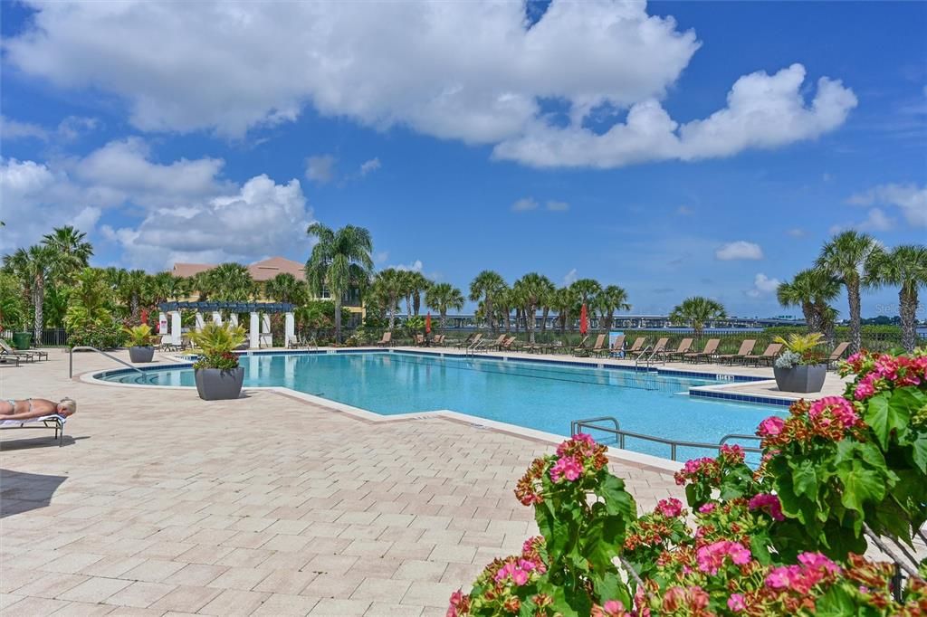 Active With Contract: $425,000 (3 beds, 2 baths, 1302 Square Feet)