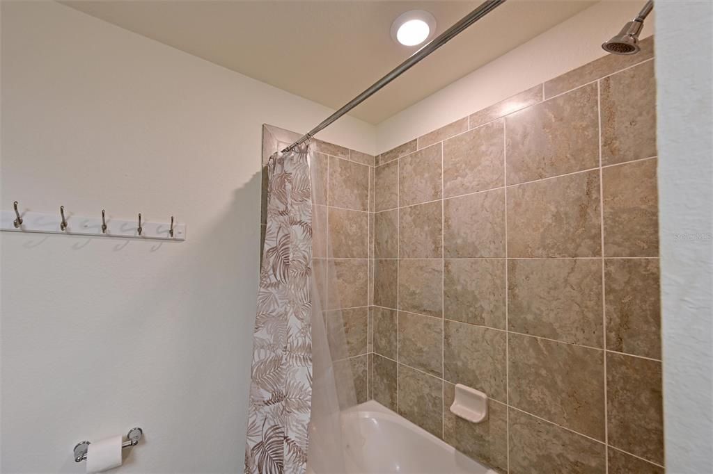 Active With Contract: $425,000 (3 beds, 2 baths, 1302 Square Feet)