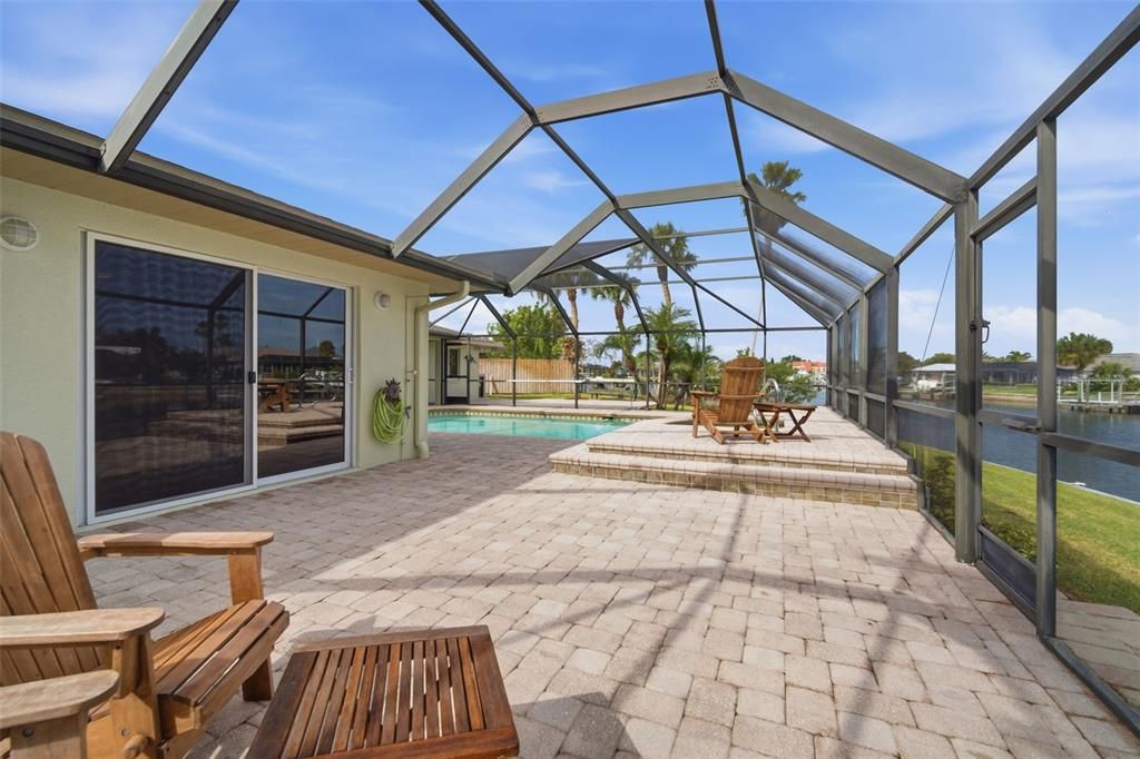 Active With Contract: $799,900 (3 beds, 2 baths, 1929 Square Feet)
