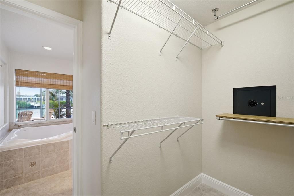 Active With Contract: $799,900 (3 beds, 2 baths, 1929 Square Feet)