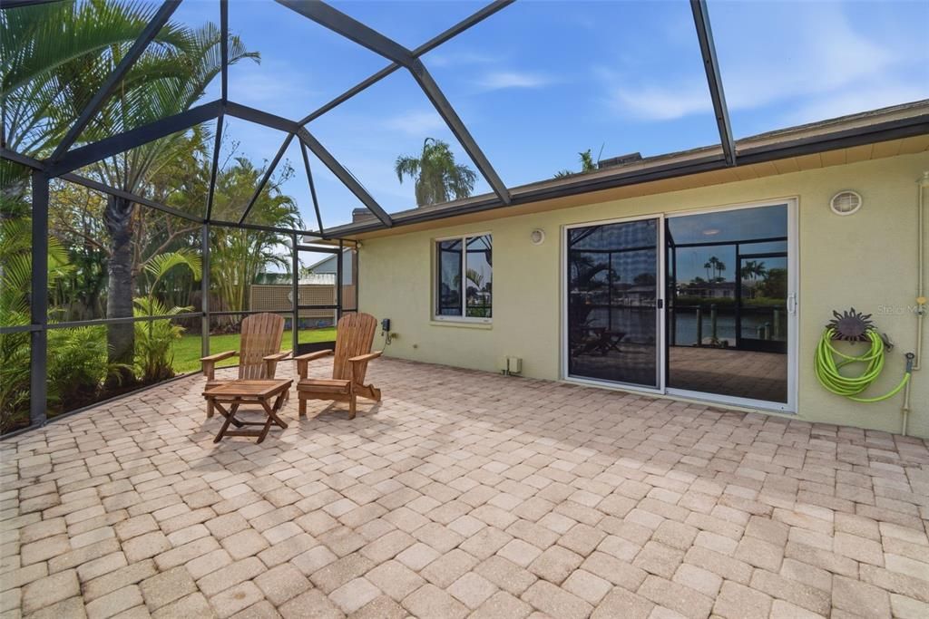 Active With Contract: $799,900 (3 beds, 2 baths, 1929 Square Feet)