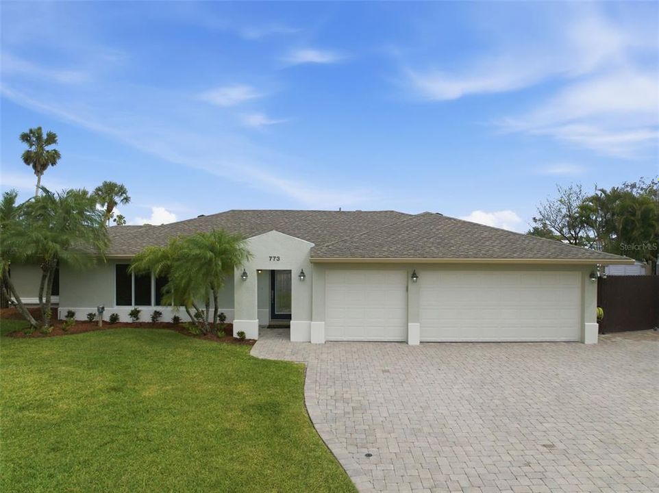Active With Contract: $799,900 (3 beds, 2 baths, 1929 Square Feet)
