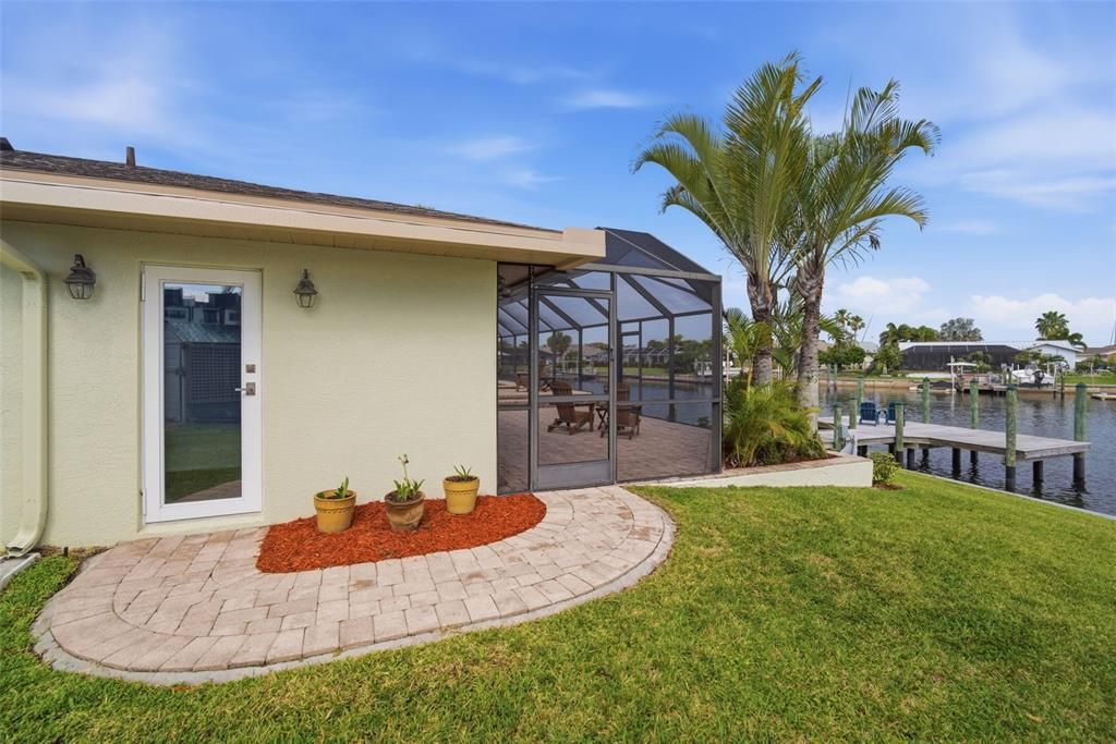 Active With Contract: $799,900 (3 beds, 2 baths, 1929 Square Feet)