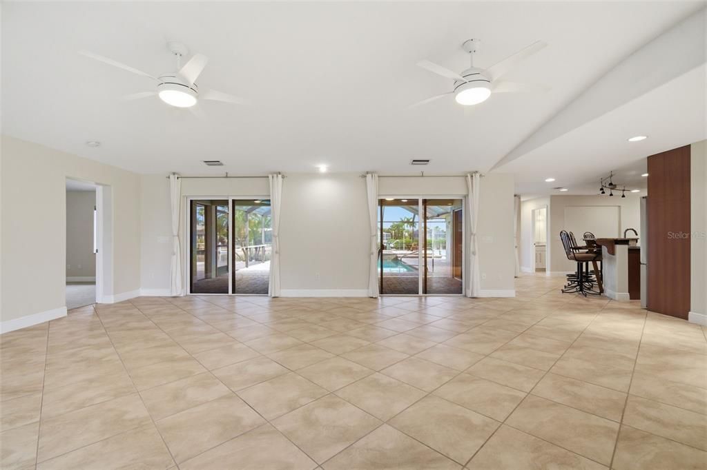 Active With Contract: $799,900 (3 beds, 2 baths, 1929 Square Feet)
