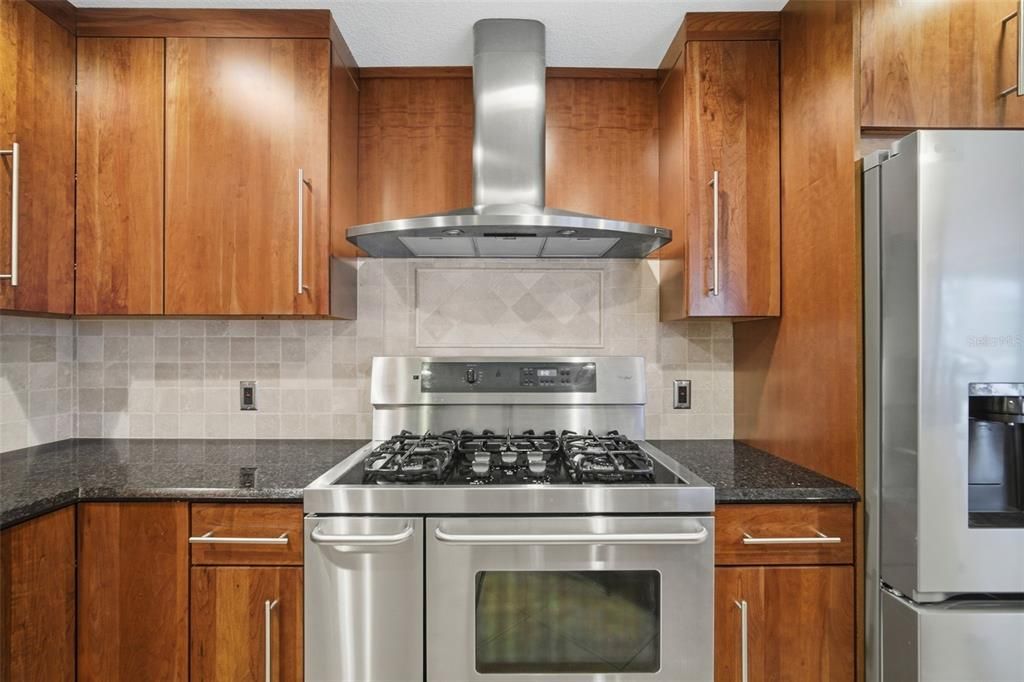 Active With Contract: $799,900 (3 beds, 2 baths, 1929 Square Feet)
