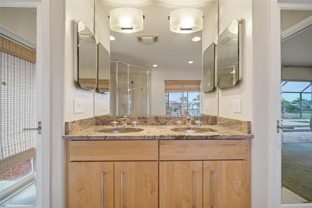 Active With Contract: $799,900 (3 beds, 2 baths, 1929 Square Feet)