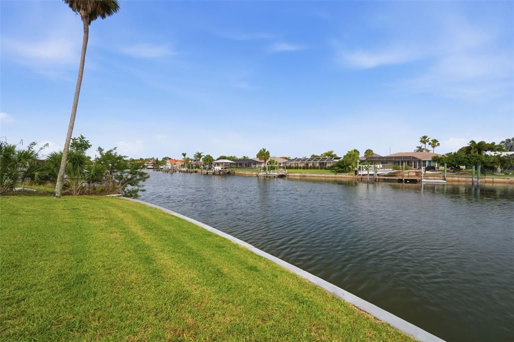 Active With Contract: $799,900 (3 beds, 2 baths, 1929 Square Feet)