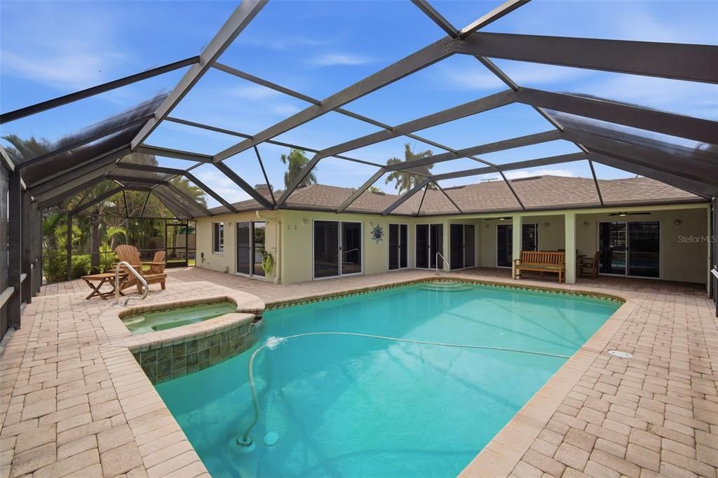 Active With Contract: $799,900 (3 beds, 2 baths, 1929 Square Feet)