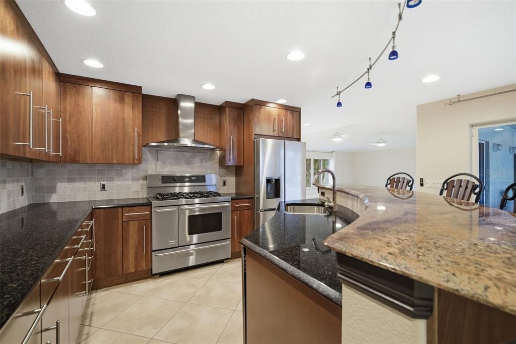 Active With Contract: $799,900 (3 beds, 2 baths, 1929 Square Feet)