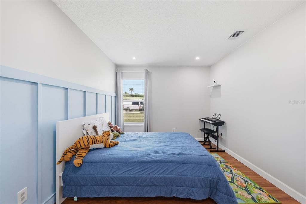 For Sale: $470,000 (4 beds, 2 baths, 1910 Square Feet)