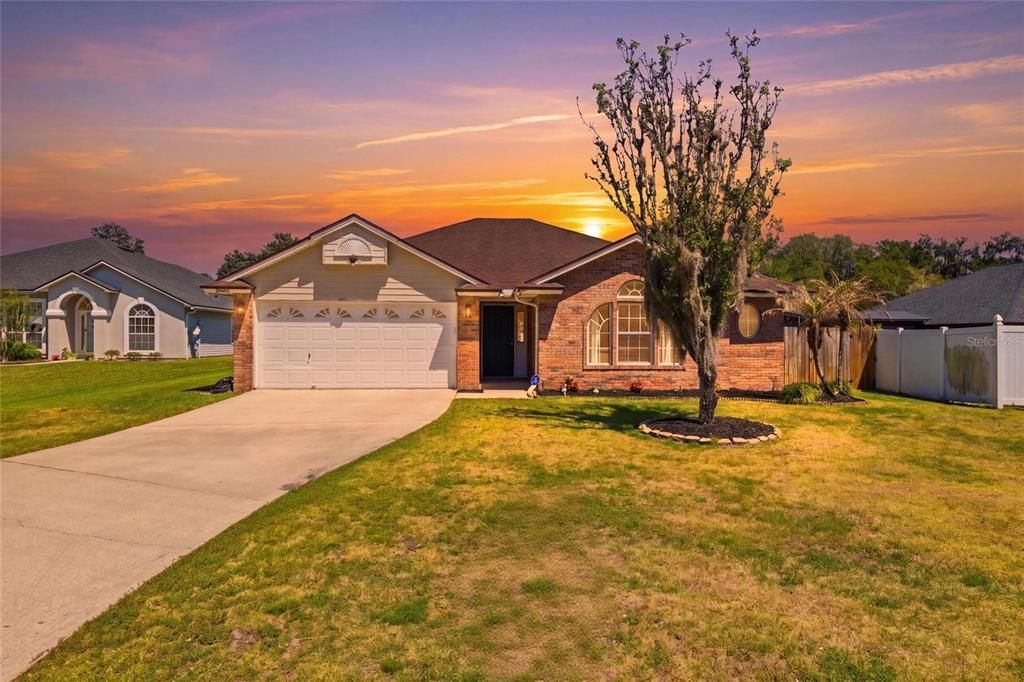 For Sale: $470,000 (4 beds, 2 baths, 1910 Square Feet)