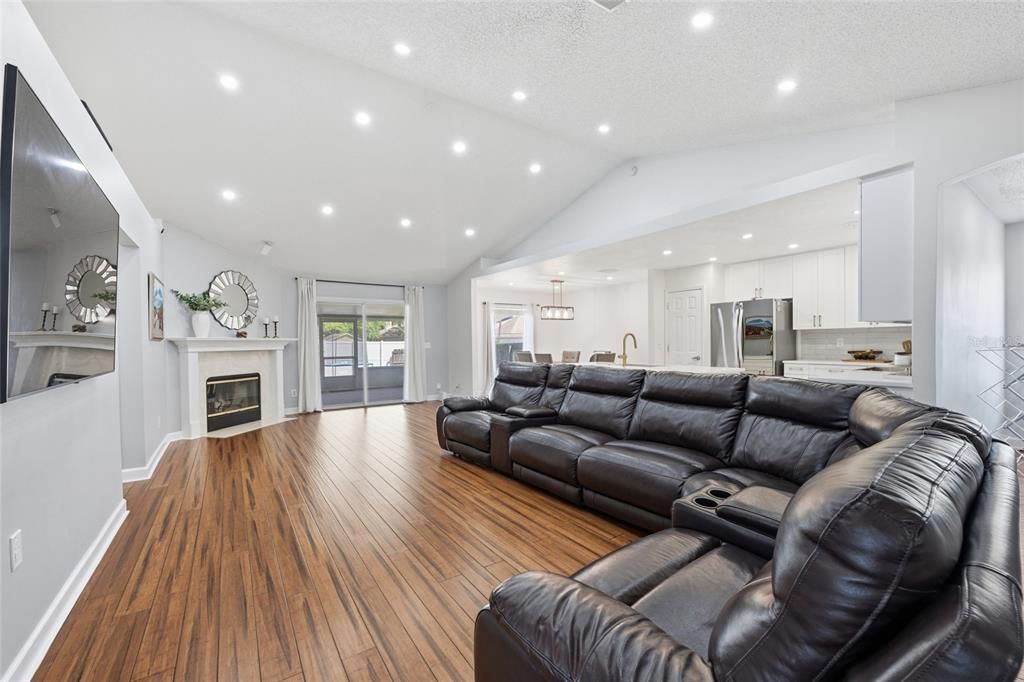 For Sale: $470,000 (4 beds, 2 baths, 1910 Square Feet)