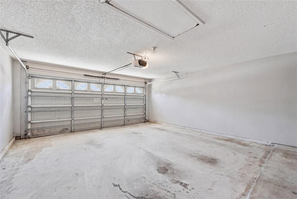 For Sale: $470,000 (4 beds, 2 baths, 1910 Square Feet)