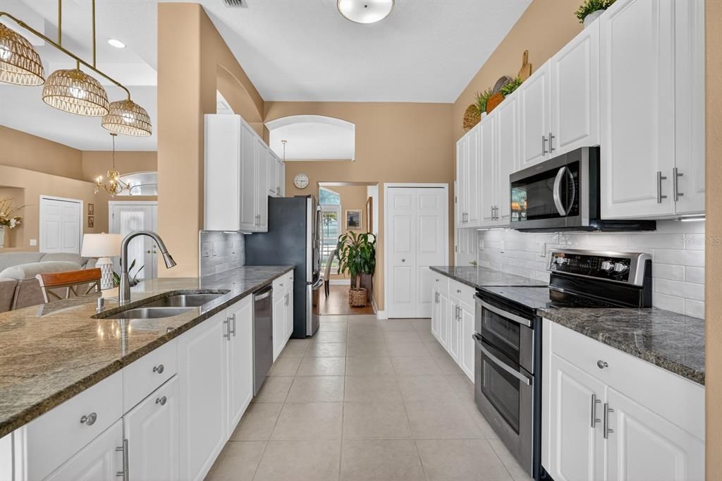 Active With Contract: $559,000 (3 beds, 2 baths, 1931 Square Feet)
