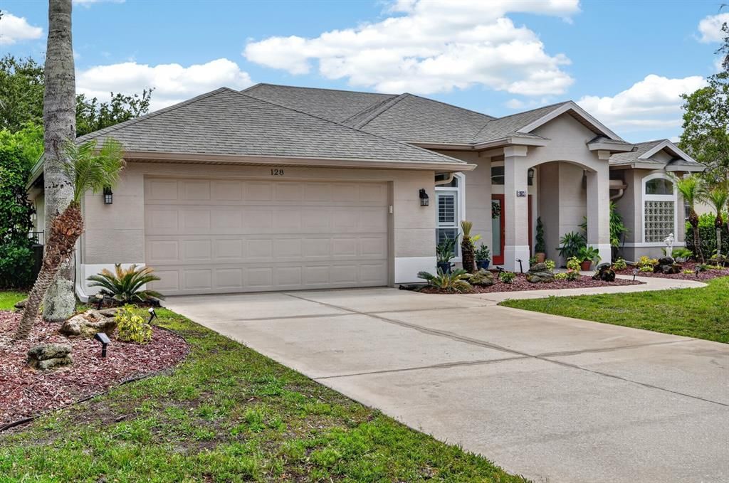 Active With Contract: $559,000 (3 beds, 2 baths, 1931 Square Feet)