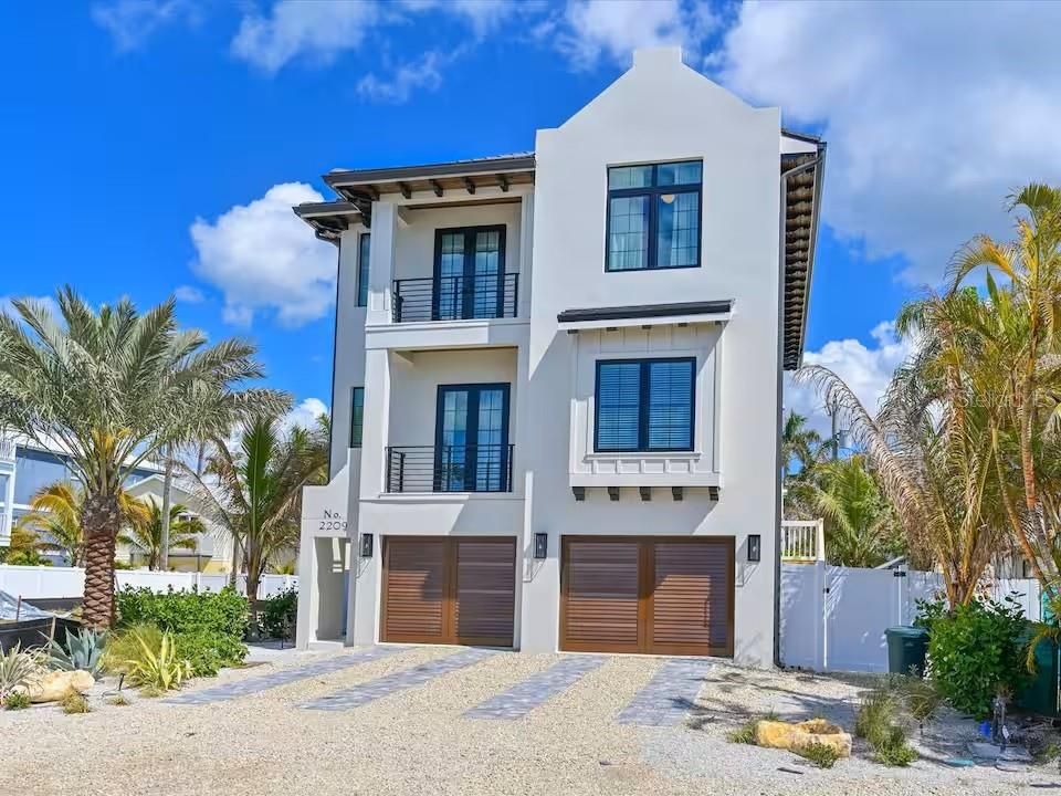 For Sale: $3,750,000 (4 beds, 4 baths, 3201 Square Feet)