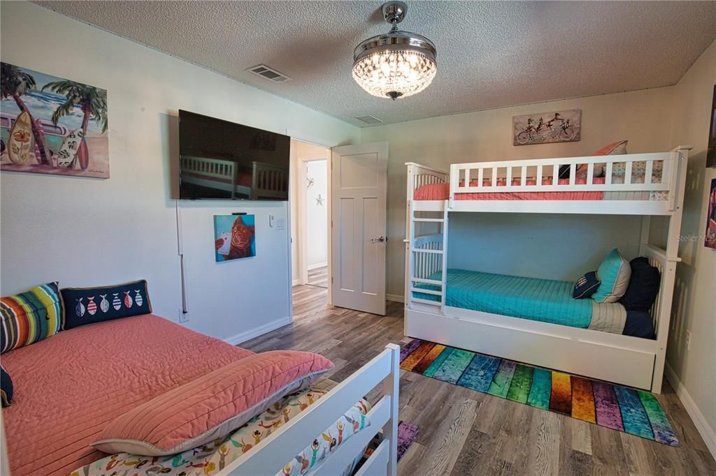 En Venta: $729,000 (3 camas, 2 baños, 2282 Pies cuadrados)