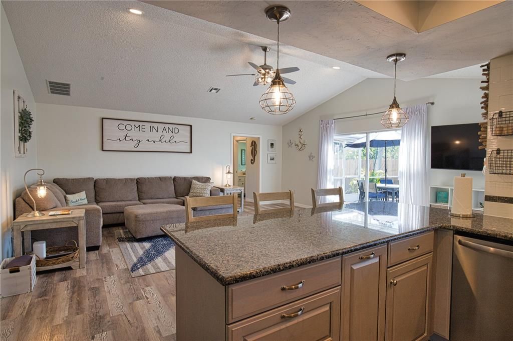 En Venta: $729,000 (3 camas, 2 baños, 2282 Pies cuadrados)