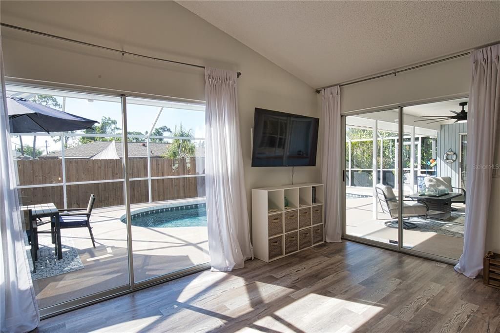 En Venta: $729,000 (3 camas, 2 baños, 2282 Pies cuadrados)