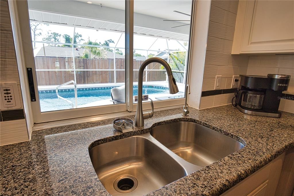 En Venta: $729,000 (3 camas, 2 baños, 2282 Pies cuadrados)