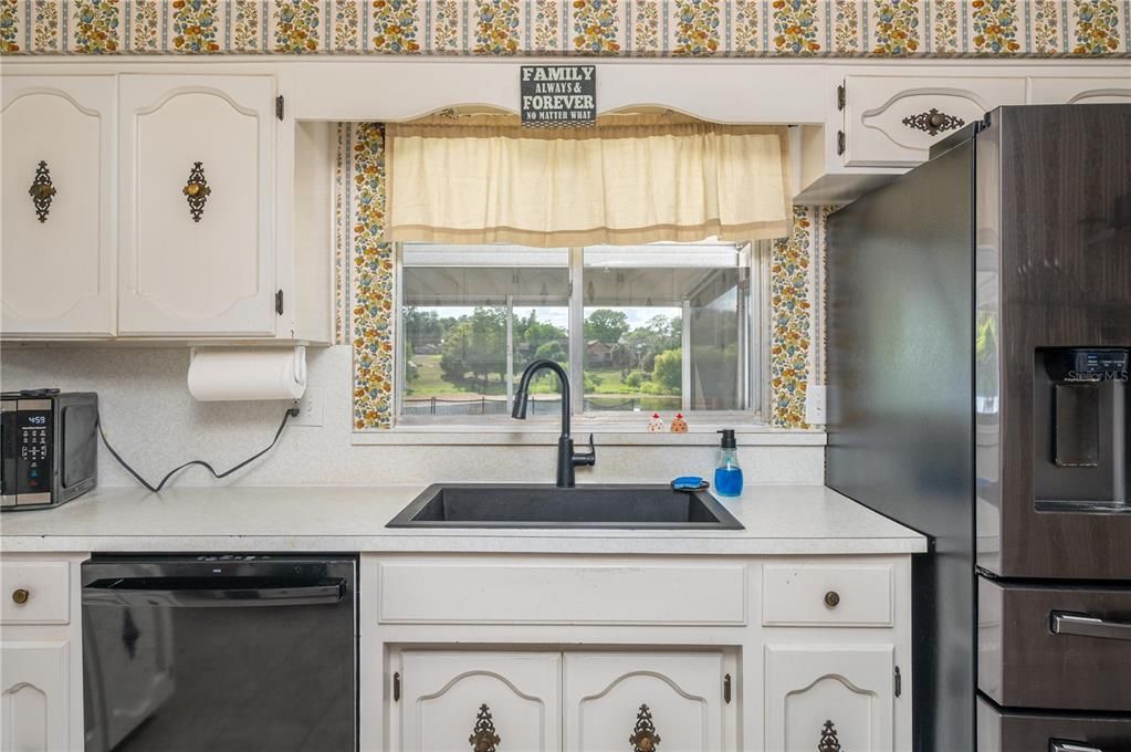 На продажу: $319,900 (3 спален, 2 ванн, 1728 Квадратных фут)
