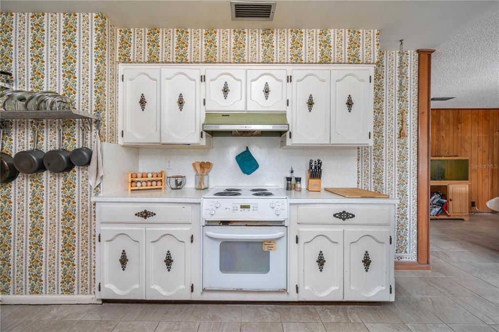 На продажу: $319,900 (3 спален, 2 ванн, 1728 Квадратных фут)