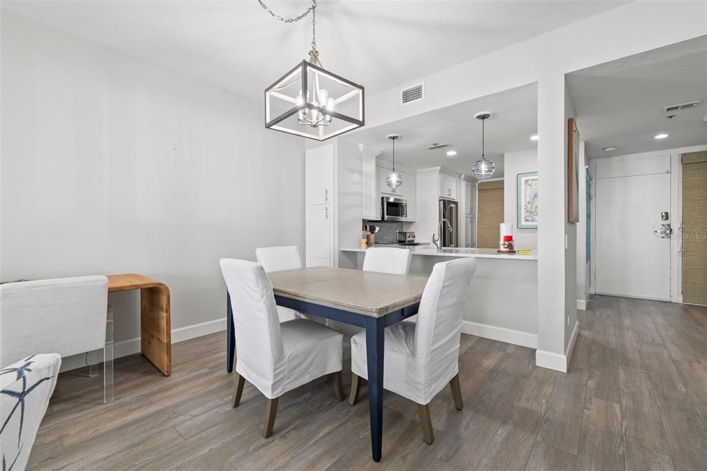 En Venta: $949,900 (2 camas, 2 baños, 1509 Pies cuadrados)