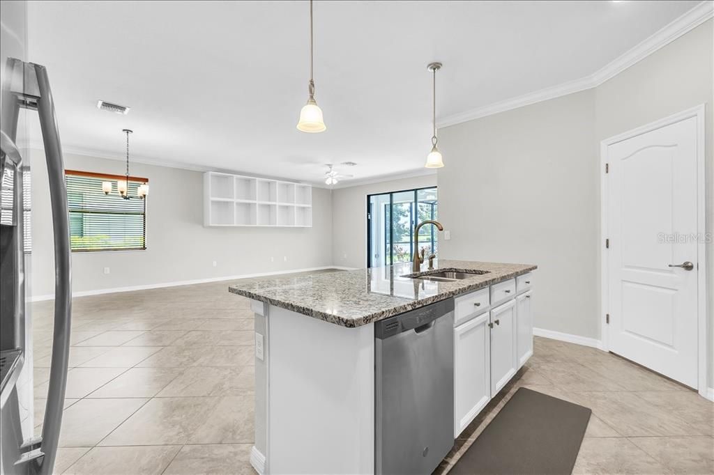 Activo con contrato: $550,000 (4 camas, 3 baños, 2025 Pies cuadrados)