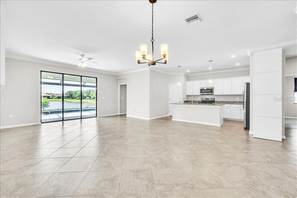 Activo con contrato: $550,000 (4 camas, 3 baños, 2025 Pies cuadrados)