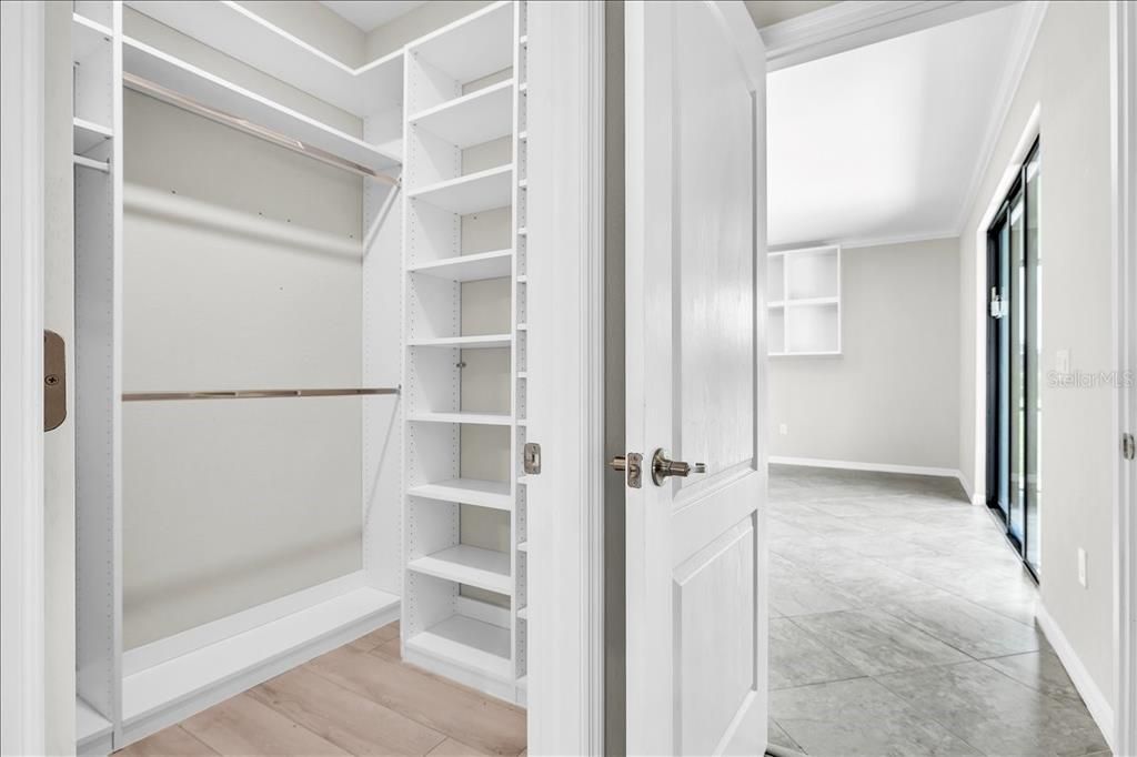 Activo con contrato: $550,000 (4 camas, 3 baños, 2025 Pies cuadrados)