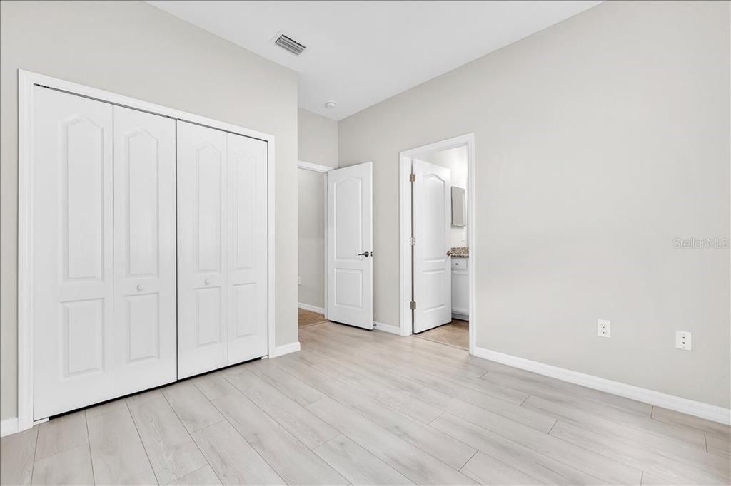 Activo con contrato: $550,000 (4 camas, 3 baños, 2025 Pies cuadrados)
