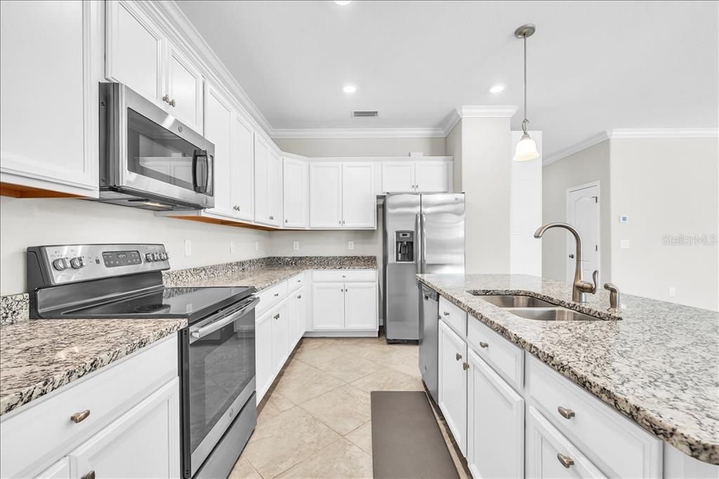 Activo con contrato: $550,000 (4 camas, 3 baños, 2025 Pies cuadrados)