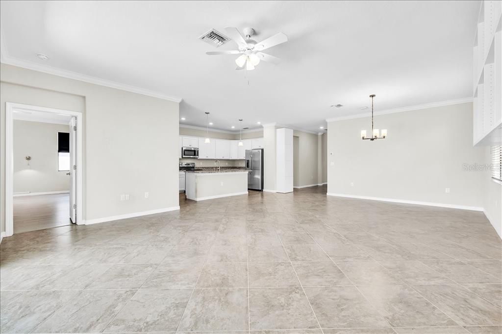 Activo con contrato: $550,000 (4 camas, 3 baños, 2025 Pies cuadrados)