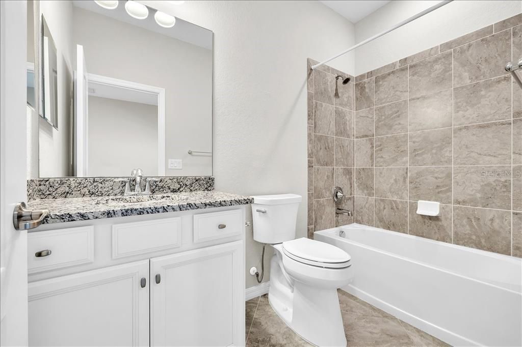 Activo con contrato: $550,000 (4 camas, 3 baños, 2025 Pies cuadrados)