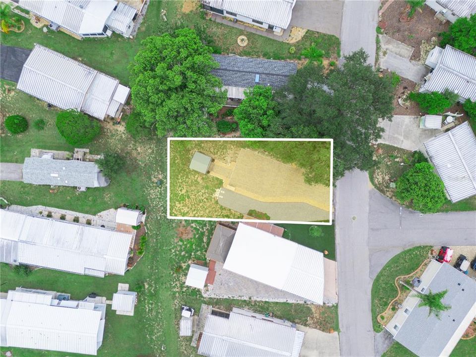 На продажу: $72,000 (0.09 acres)
