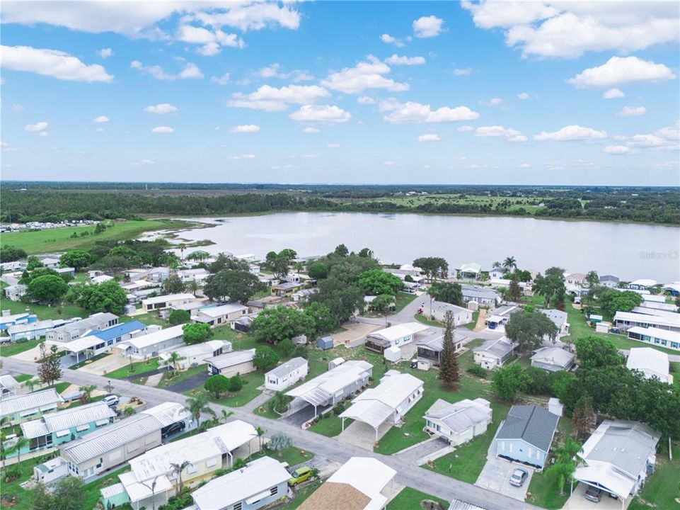 На продажу: $72,000 (0.09 acres)