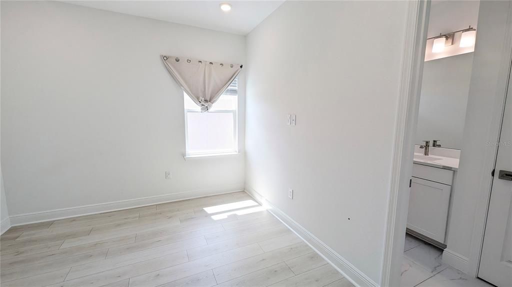 For Rent: $6,000 (6 beds, 5 baths, 3282 Square Feet)
