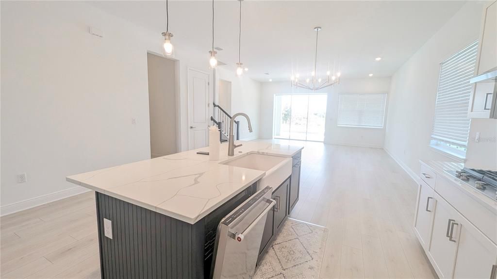 For Rent: $6,000 (6 beds, 5 baths, 3282 Square Feet)