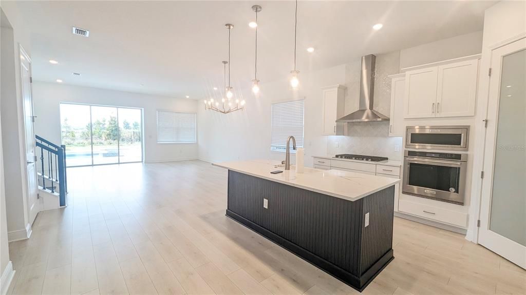 For Rent: $6,000 (6 beds, 5 baths, 3282 Square Feet)