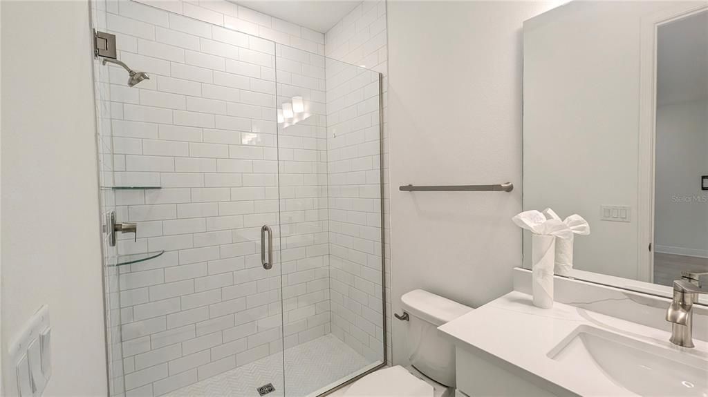 For Rent: $6,000 (6 beds, 5 baths, 3282 Square Feet)
