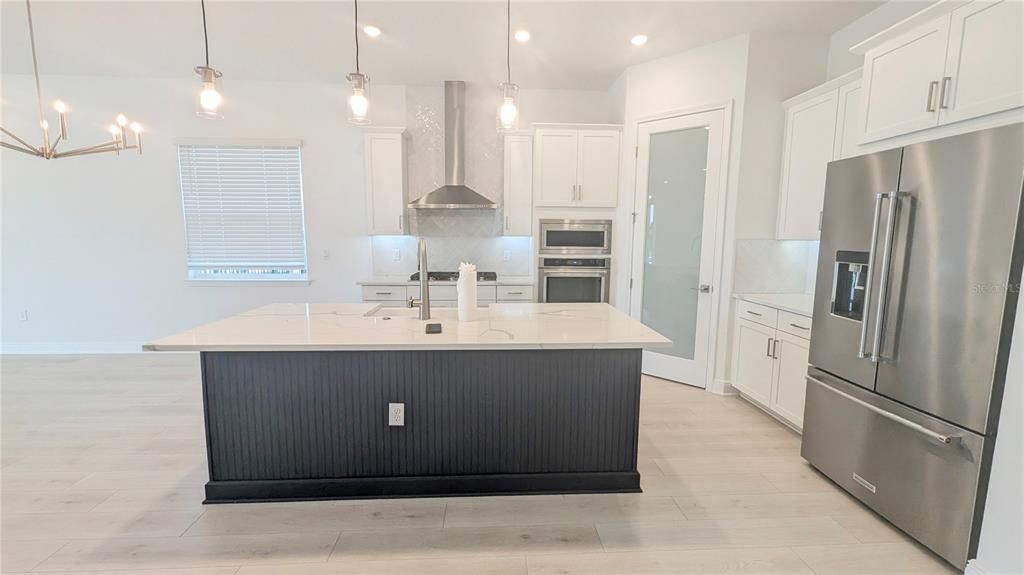 For Rent: $6,000 (6 beds, 5 baths, 3282 Square Feet)