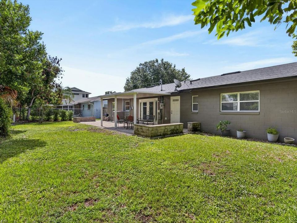 For Sale: $495,000 (4 beds, 2 baths, 1596 Square Feet)