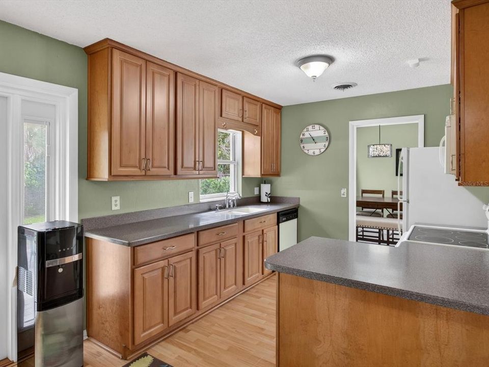 For Sale: $495,000 (4 beds, 2 baths, 1596 Square Feet)
