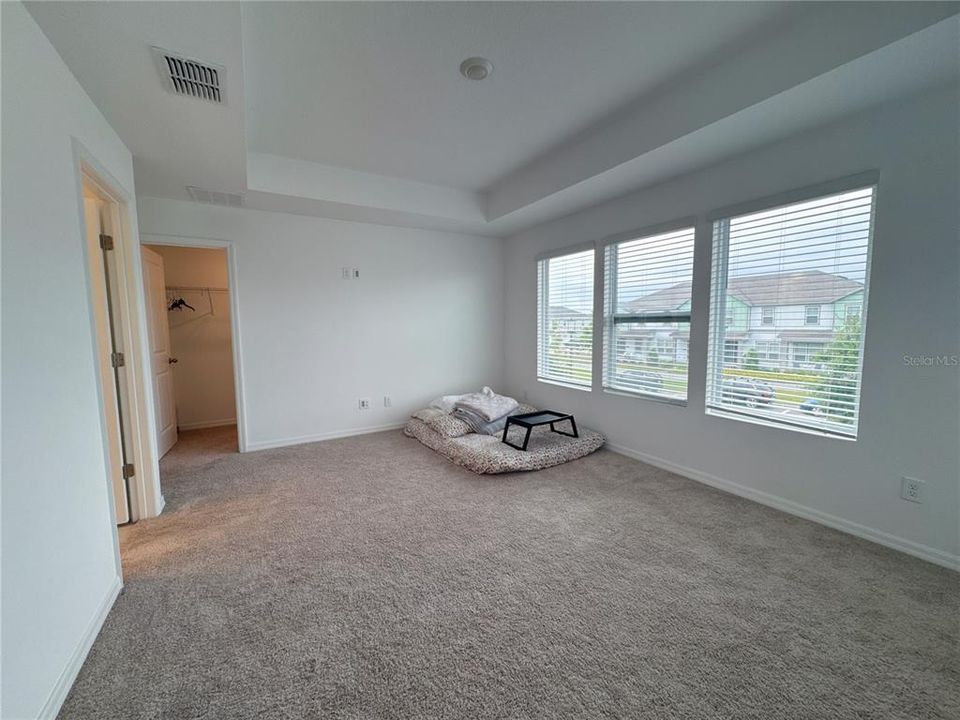 Active With Contract: $2,300 (3 beds, 2 baths, 1692 Square Feet)